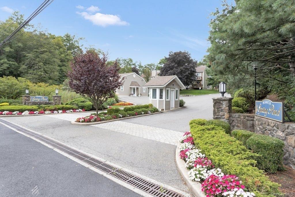 81 Spring Pond Drive Tarrytown Home Listings - William Raveis Legends Realty Group Tarrytown Real Estate